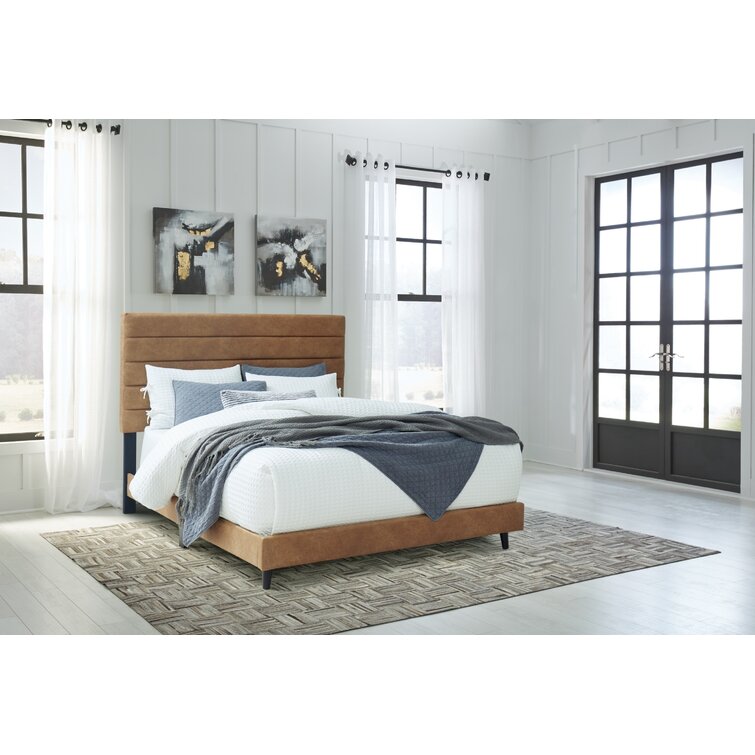 Signature Design by Ashley Vintasso Queen Upholstered Platform Bed